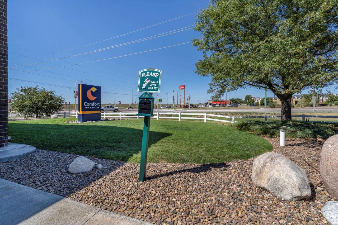 Comfort Inn & Suites Hays I-70 Exterior photo