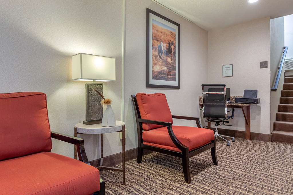 Comfort Inn & Suites Hays I-70 Facilities photo